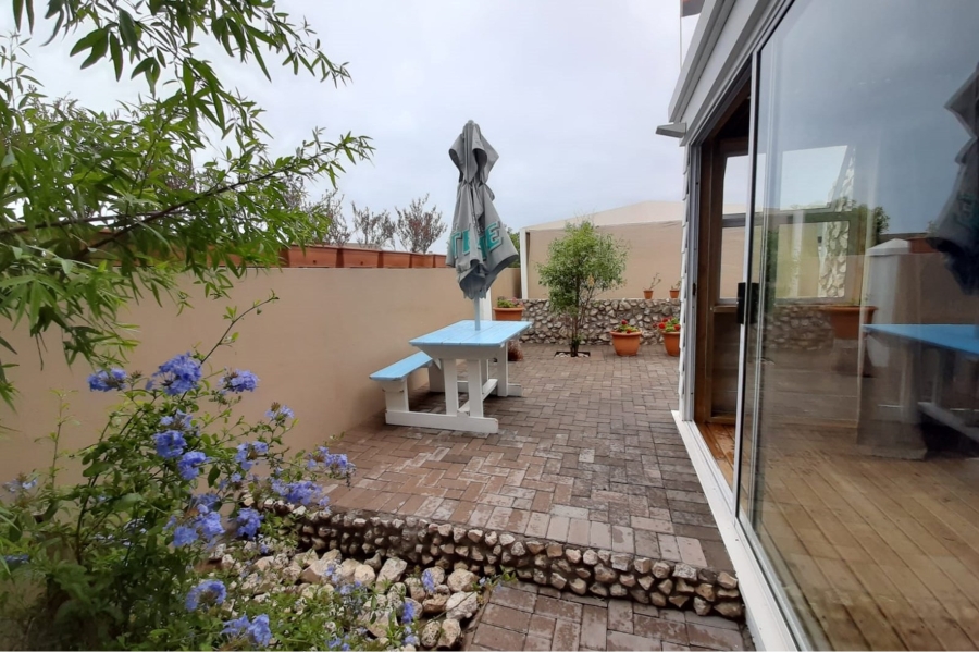 To Let 1 Bedroom Property for Rent in Country Club Western Cape